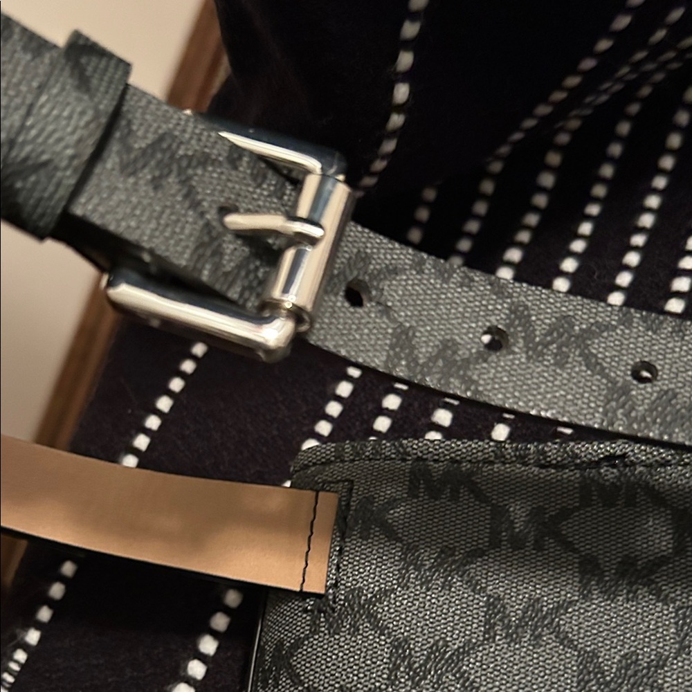 Michael Kors Black Patterned Crossbody Belt bag - Picture 12 of 16